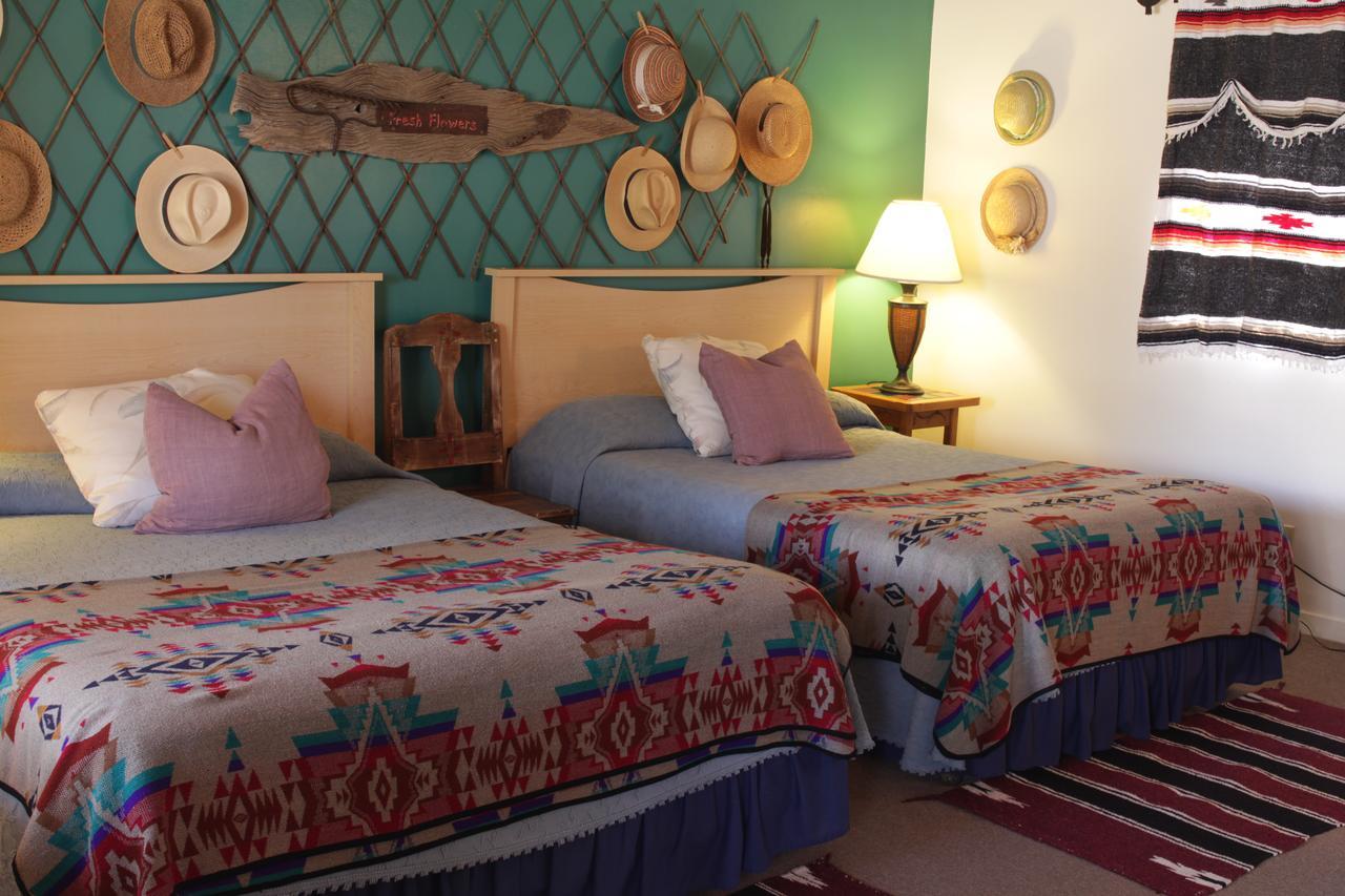 Inn On The Rio タオス エクステリア 写真