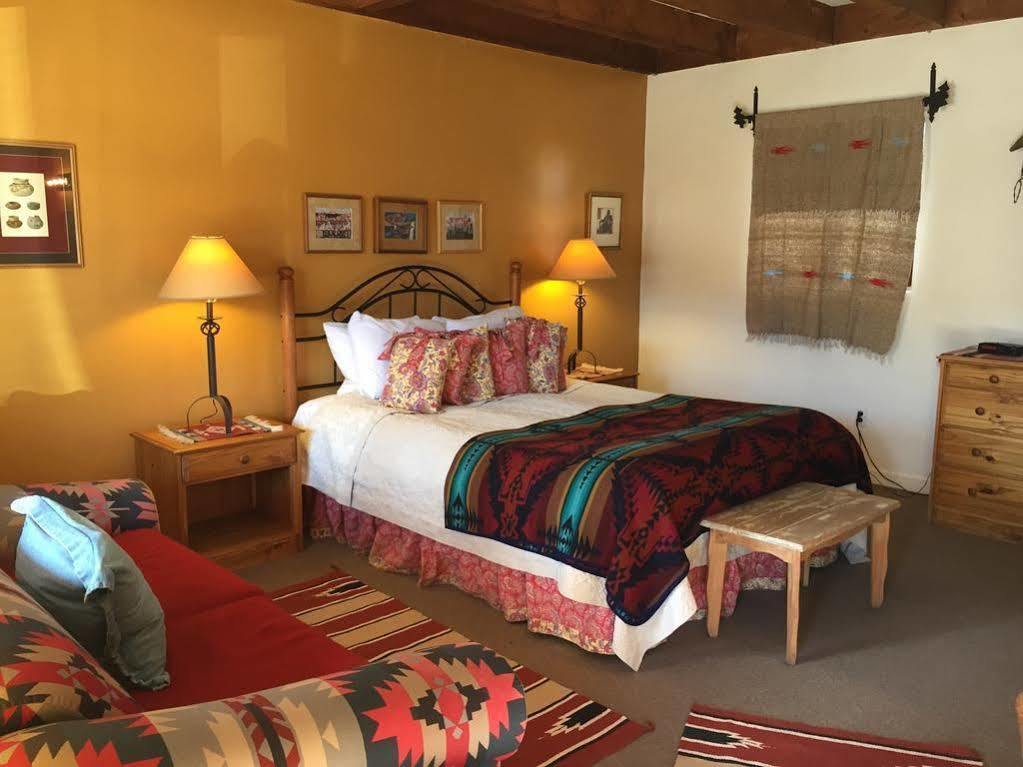 Inn On The Rio タオス エクステリア 写真