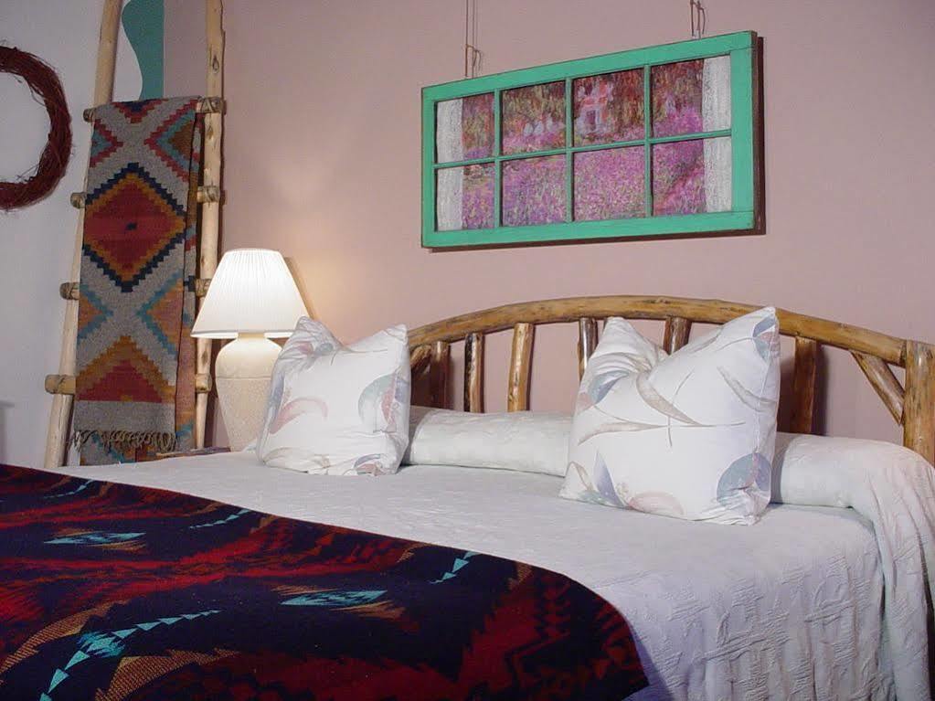 Inn On The Rio タオス エクステリア 写真